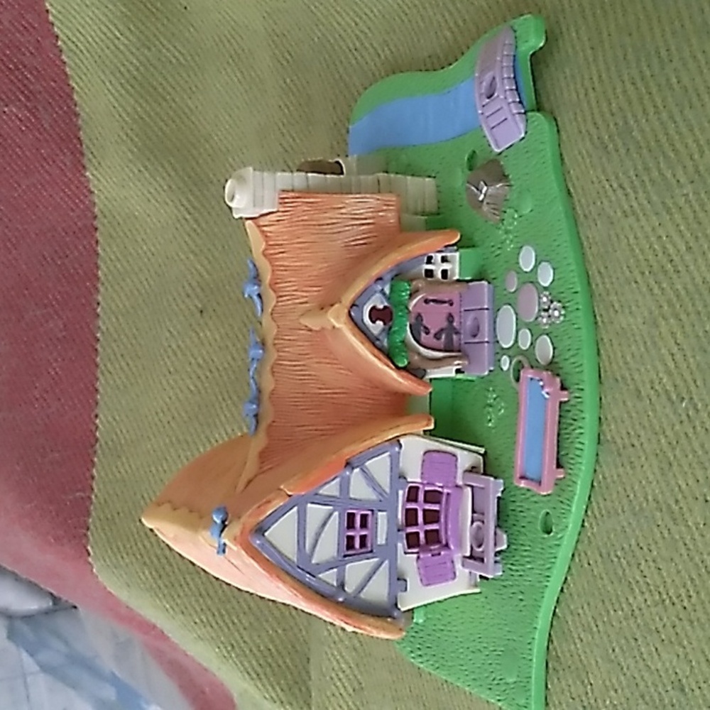 Vintage Bluebird Polly Pocket Disney Snow White Seven Dwarves Light-up Cottage
